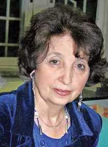 АКСЕЛЬРОД, ЕЛЕНА